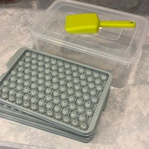 Mini ice cube trays